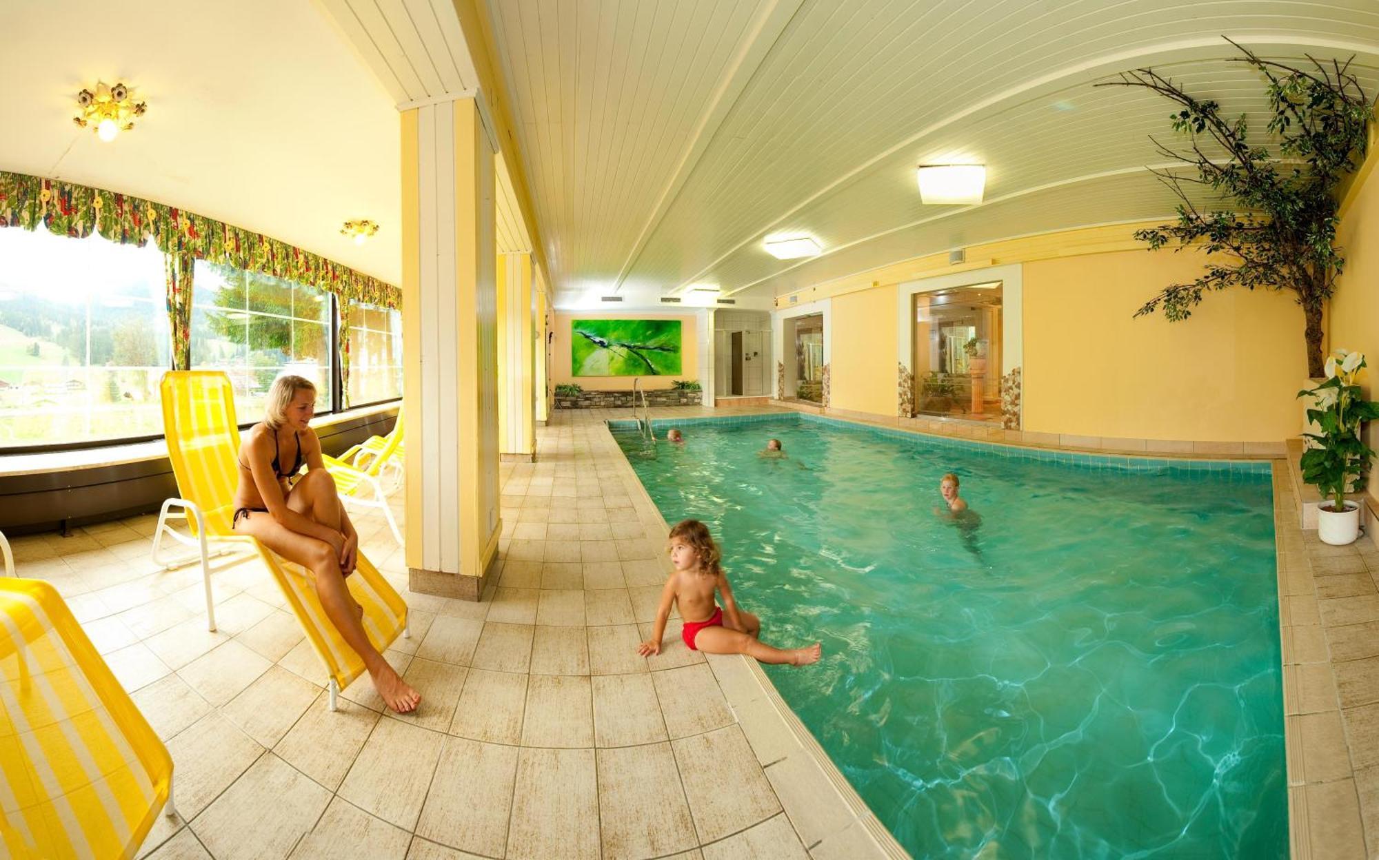 Wohlfuehlresort Und Feriengut Martinerhof Sankt Martin am Tennengebirge Exterior photo