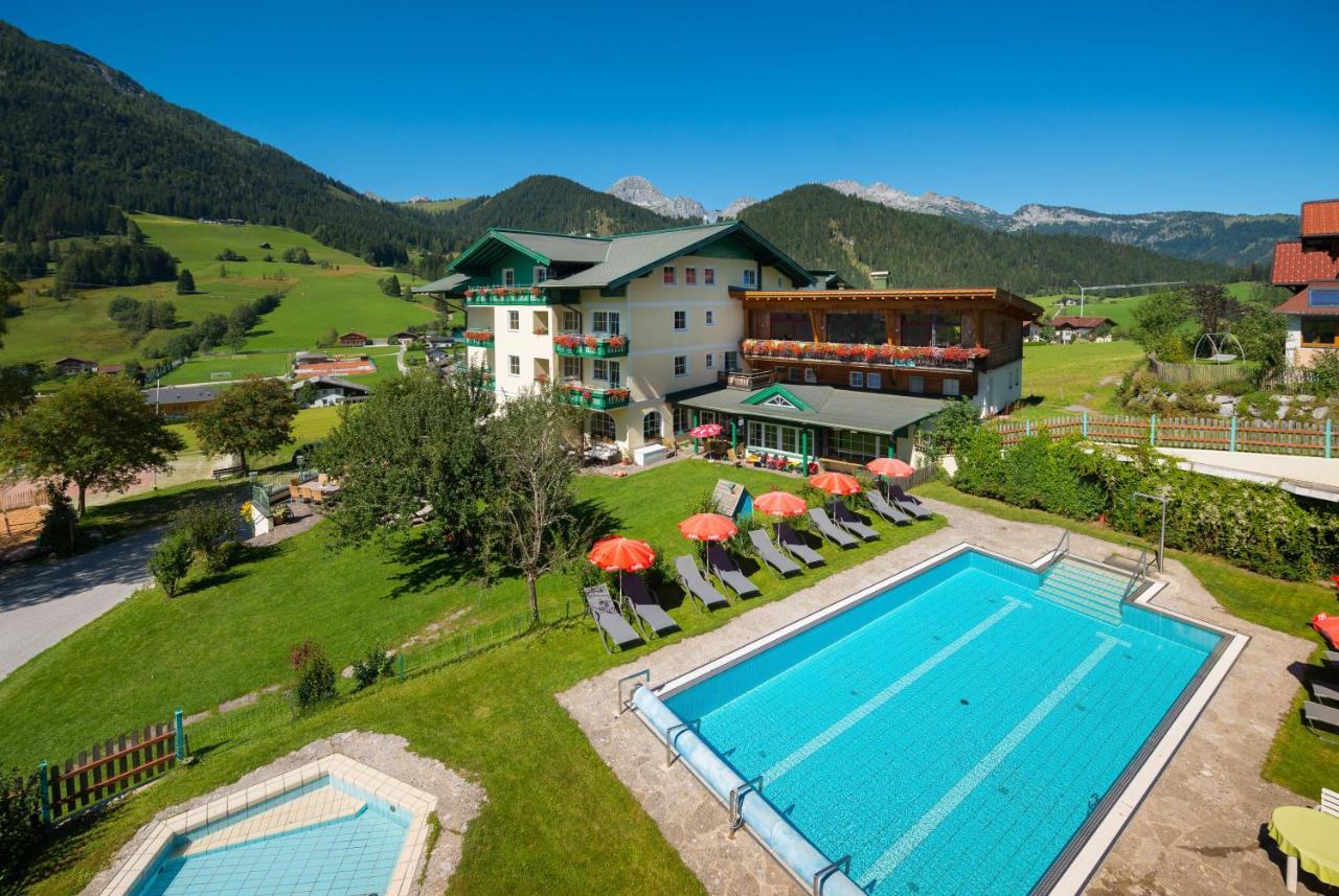 Wohlfuehlresort Und Feriengut Martinerhof Sankt Martin am Tennengebirge Exterior photo